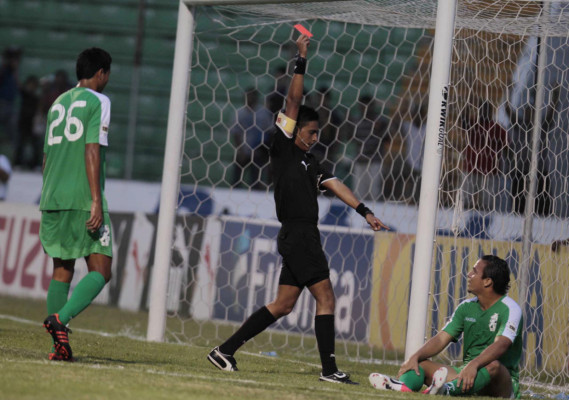 Victoria es súper líder en Honduras tras jornada polémica