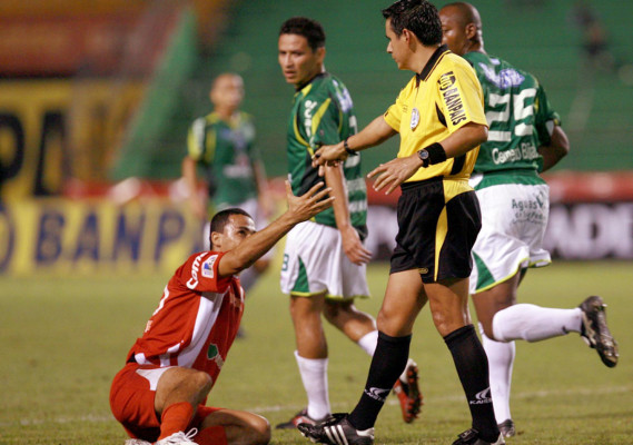 Benigno Pineda anunció su retiro del arbitraje