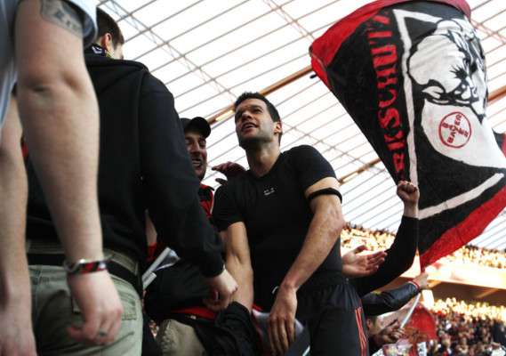 Michael Ballack confirmó el fin de su brillante carrera.