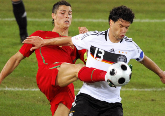 Michael Ballack confirmó el fin de su brillante carrera.
