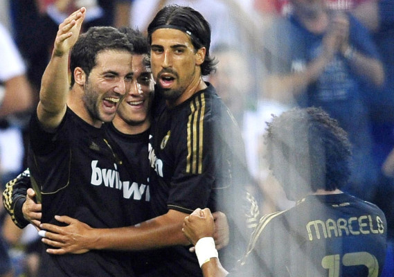 Barcelona ya es líder y el Real Madrid arrasa con triplete de Higuaín