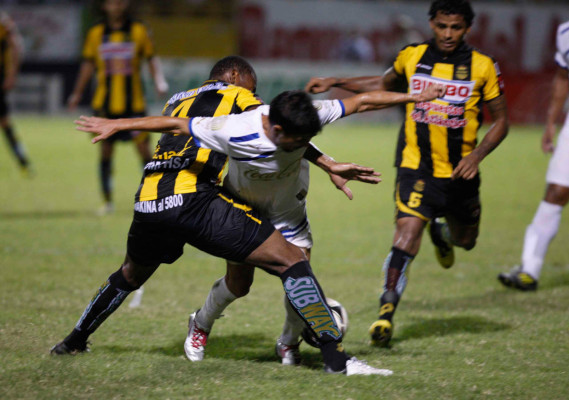 Clásico Real España-Olimpia en imágenes