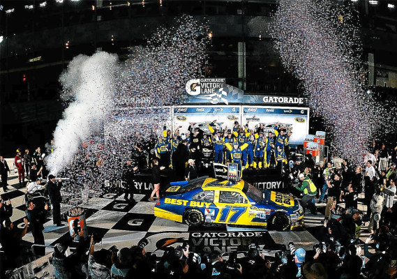 Cóctel Deportivo internacional .