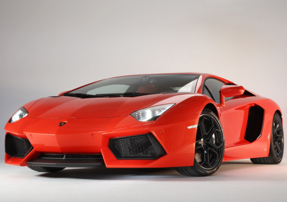 Cristiano Ronaldo y sus autos.