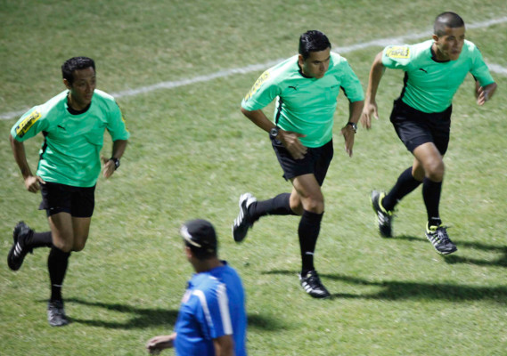 Benigno Pineda anunció su retiro del arbitraje