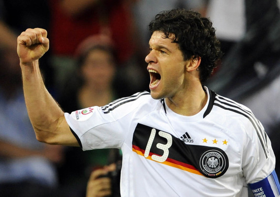 Michael Ballack confirmó el fin de su brillante carrera.