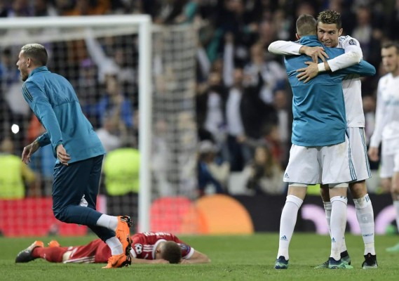 No se vio por TV: El gran gesto del Real Madrid con los jugadores del Bayern; CR7 fue a buscar a Benzema