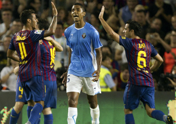 Barça despeja dudas humillando a Osasuna