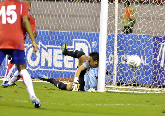 Brasil sufrió para ganarle a Costa Rica.