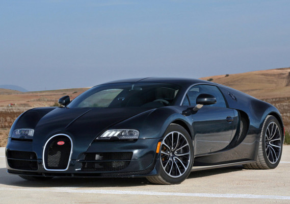 Cristiano Ronaldo y sus autos.