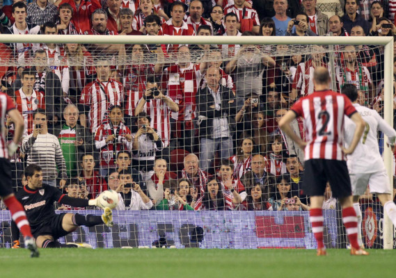 Real Madrid se ha proclamado campeón de Liga tras ganar en San Mamés.