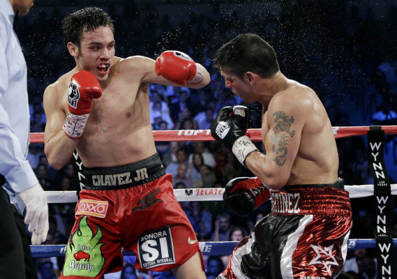 Las mejores imágenes de la pelea Chávez JR. vs Maravilla Martínez.