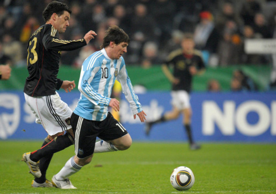 Michael Ballack confirmó el fin de su brillante carrera.