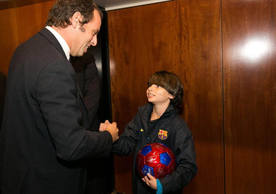 Gabriel Muniz, niño brasileño sin pies, cumple su sueño.