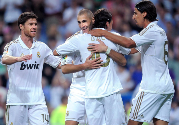 Real Madrid golea al Rayo y el Barca aplasta al Atlético de Madrid