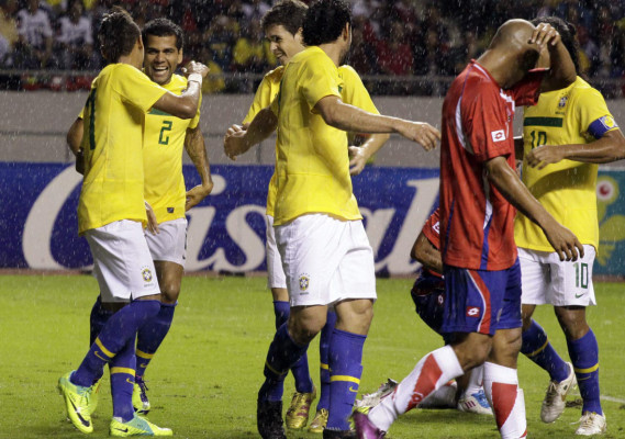 Brasil sufrió para ganarle a Costa Rica.