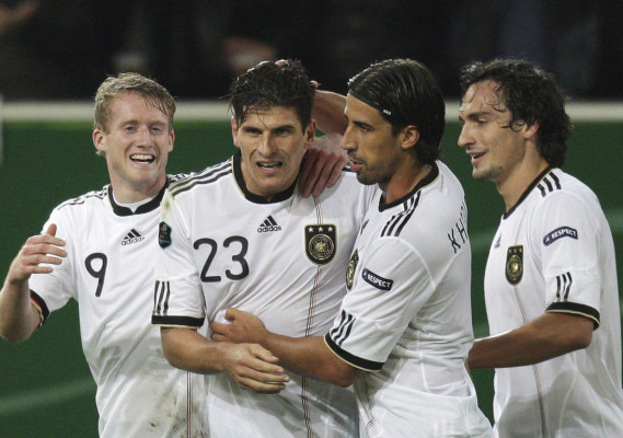 Imágenes de las eliminatorias de la Eurocopa 2012.