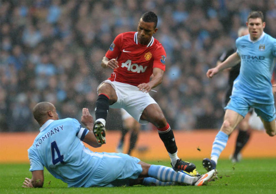 Fiesta del fútbol en la ciudad de Manchester.