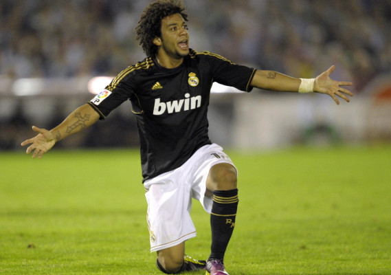 Valencia empata con el Barça y lidera la Liga española