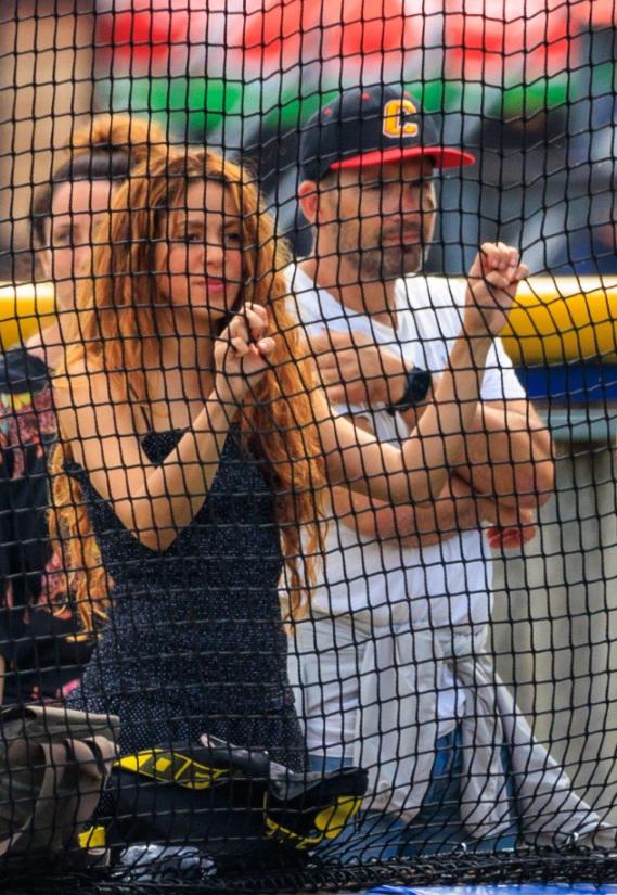 ¿Se hablaron? El incómodo encuentro entre Piqué y Shakira: Así fueron fotografiados en República Checa durante sus vacaciones