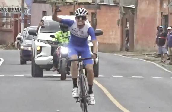 Héctor Menéndez durante la carrera en Guatemala.