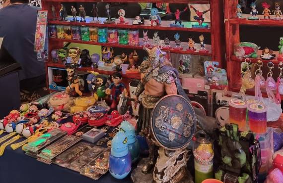 Hubo venta de una gran variedad de productos sumamente interesantes, de parte de muchos comerciantes locales.