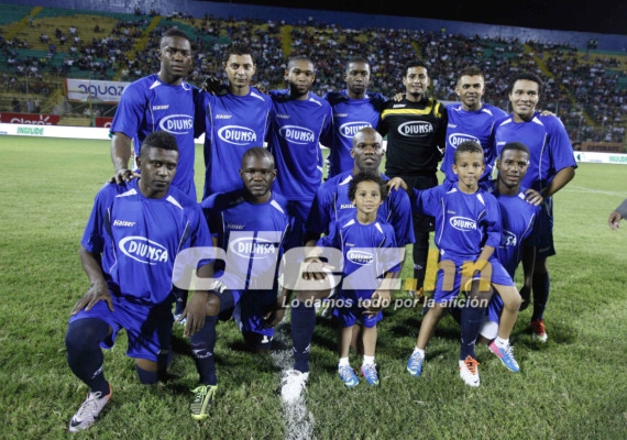 'El Rey' David se retiró del fútbol en un partido en el Morazán.
