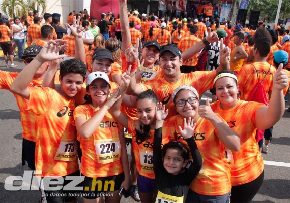 Vibrante ambiente en el Circuito Asics San Pedro Sula .