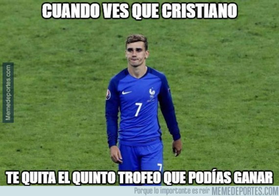 ¡Cristiano Ronaldo gana el The Best y fusilan a Messi en memes!