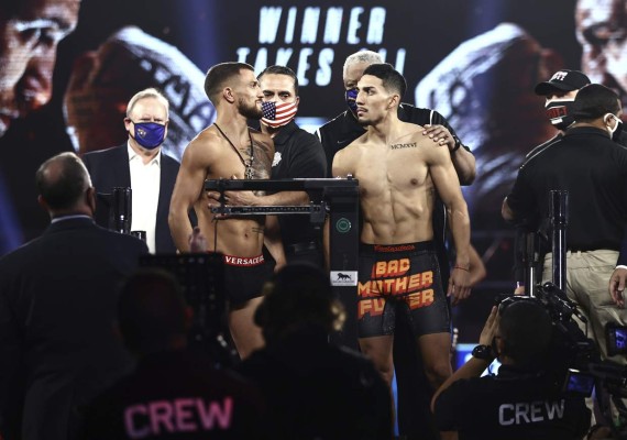 ¡Electrizante! Así fue el intenso careo de Teófimo López y Lomachenko en la ceremonia de pesaje