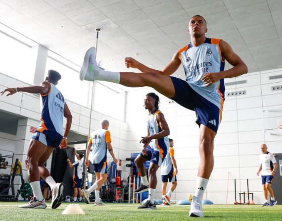 Mbappé ya está con el Real Madrid: así fue su primer entrenamiento y Ancelotti recupera todas sus armas