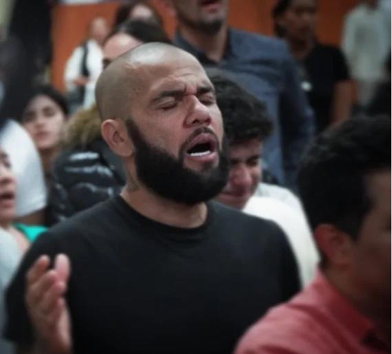 Dani Alves duró 14 meses en la cárcel y ahora está cerca de volver a jugar a su 42 años: la decisión con su nuevo club