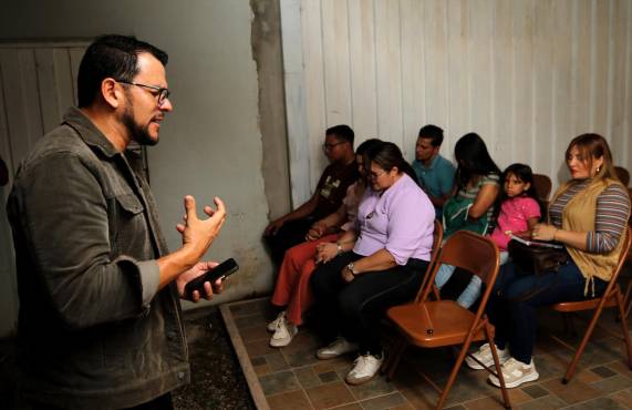 “Ocultaba mi dolor detrás de una sonrisa”, confesó Rubén Matamoros mientras hoy transforma su historia en un mensaje de fe y esperanza. (FOTO: Alex Perez)