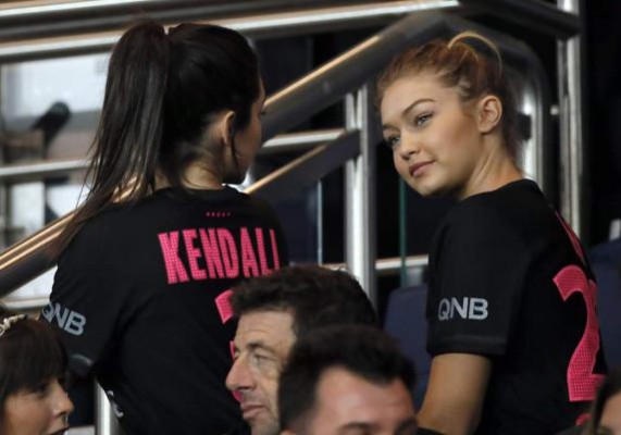 FOTOS: Hermana de Kim Kardashian se declara seguidora del PSG de Francia