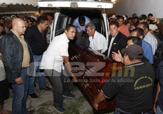 FOTOS: Llanto y dolor en velatorio de Walter López en Ocotepeque
