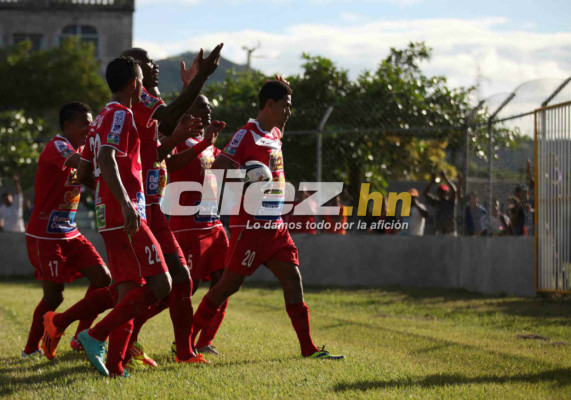 Real Sociedad vence 3-1 a D.Savio y pasa a la final.
