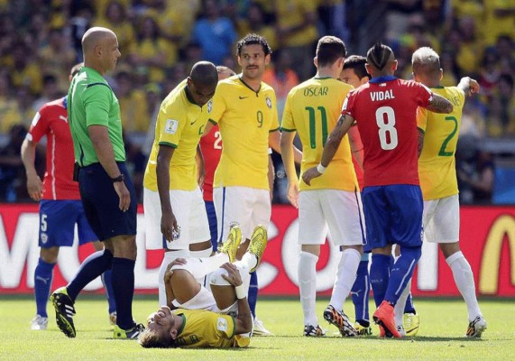 Brasil eliminó a Chile en los penales y pasó a cuartos.
