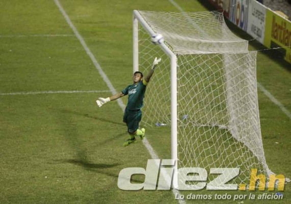 Olimpia pega primero al Real España y en el estadio Morazán