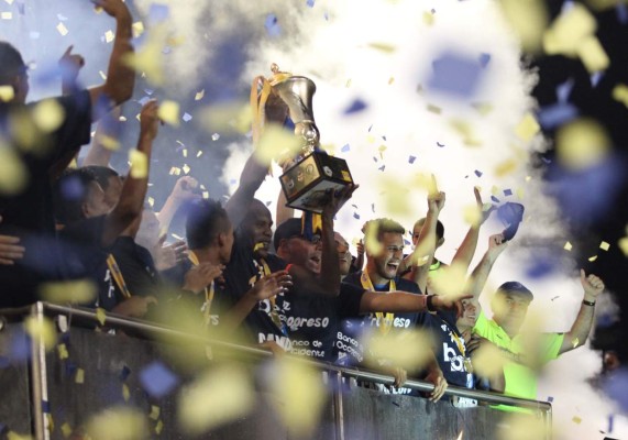 Estas son las postales inolvidables de una noche heroica para el Honduras Progreso