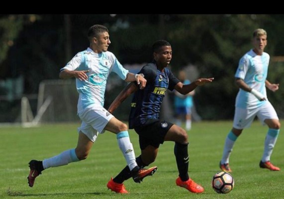 ¡Bambino! Así es la vida fuera de las canchas en Italia del futbolista hondureño Rigoberto Rivas