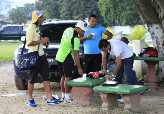 Huelga en Marathón por falta de salario.
