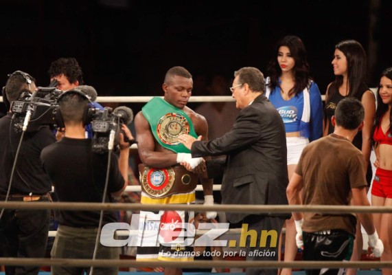 La mejores imágenes de la pelea etre el Escorpión Ruiz vs 'Veneno” Domínguez