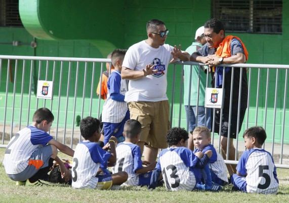 El Súper Draft sigue con la evaluaciones de prospectos en Puerto Cortés, Honduras