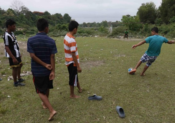 FOTOS: Así es un partido en un bordo de Honduras