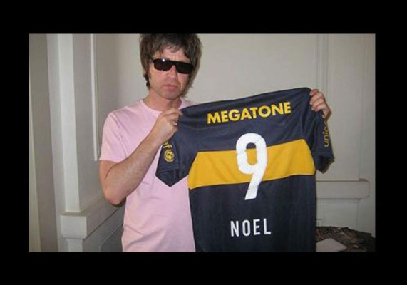 Los famosos amantes al fútbol y sus equipos preferidos