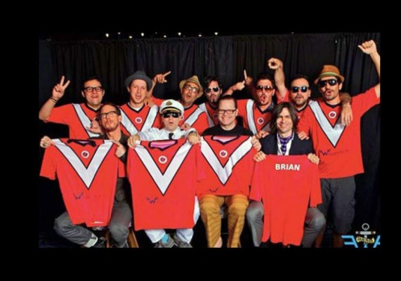 Los famosos amantes al fútbol y sus equipos preferidos