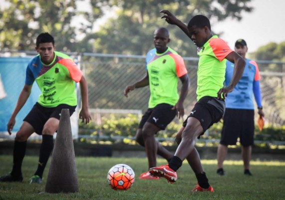 Así fue el primer día de trabajo del venezolano Cásseres