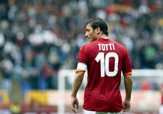 Francesco Totti, el adorado 'capitano' de la Roma de Italia