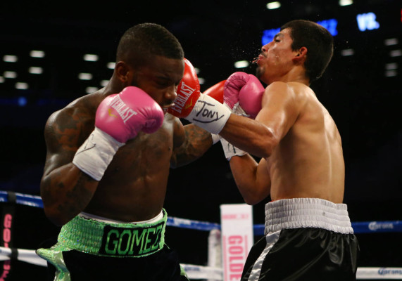 Nocaut del hondureño Eddie Gómez al mexicano Saúl Benítez