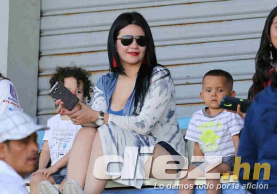 No se vio por tv: El show de Héctor Vargas y el papelito de Isabel Zambrano